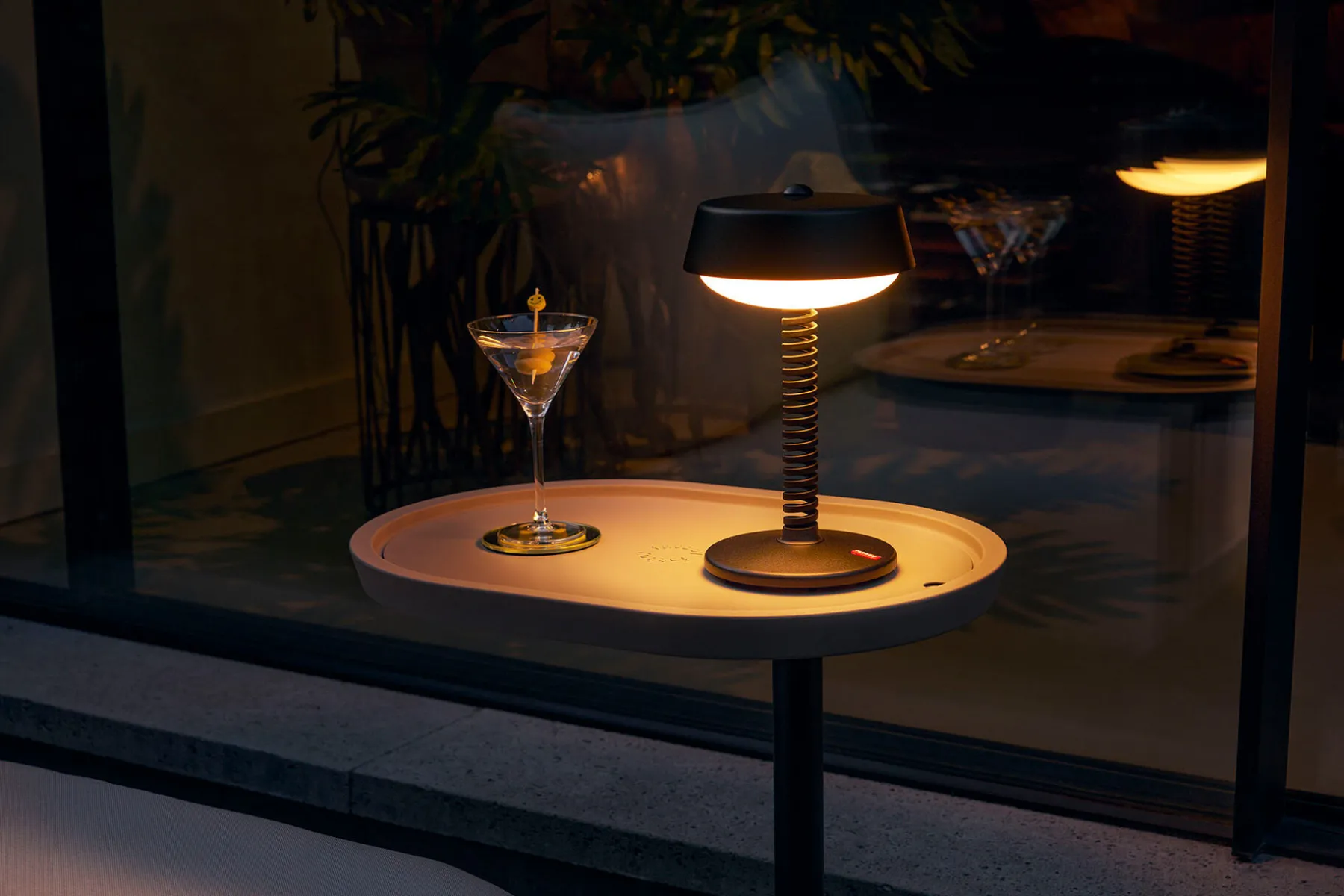 Fatboy Bellboy Lampe de table sans fil, black, 18x18x30 cm