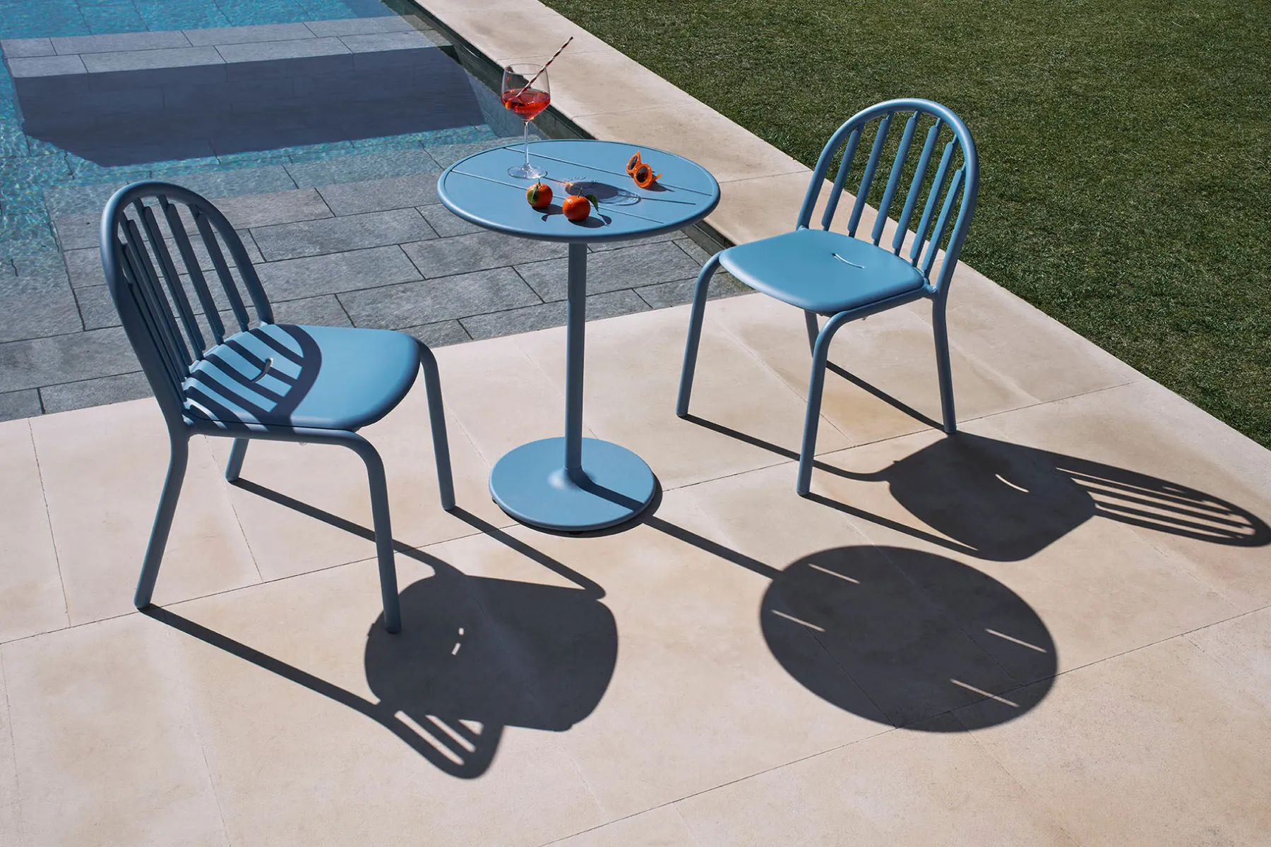 Fatboy Fred's Bistreau Petite table de jardin ronde, bleu, 60x60x76 cm