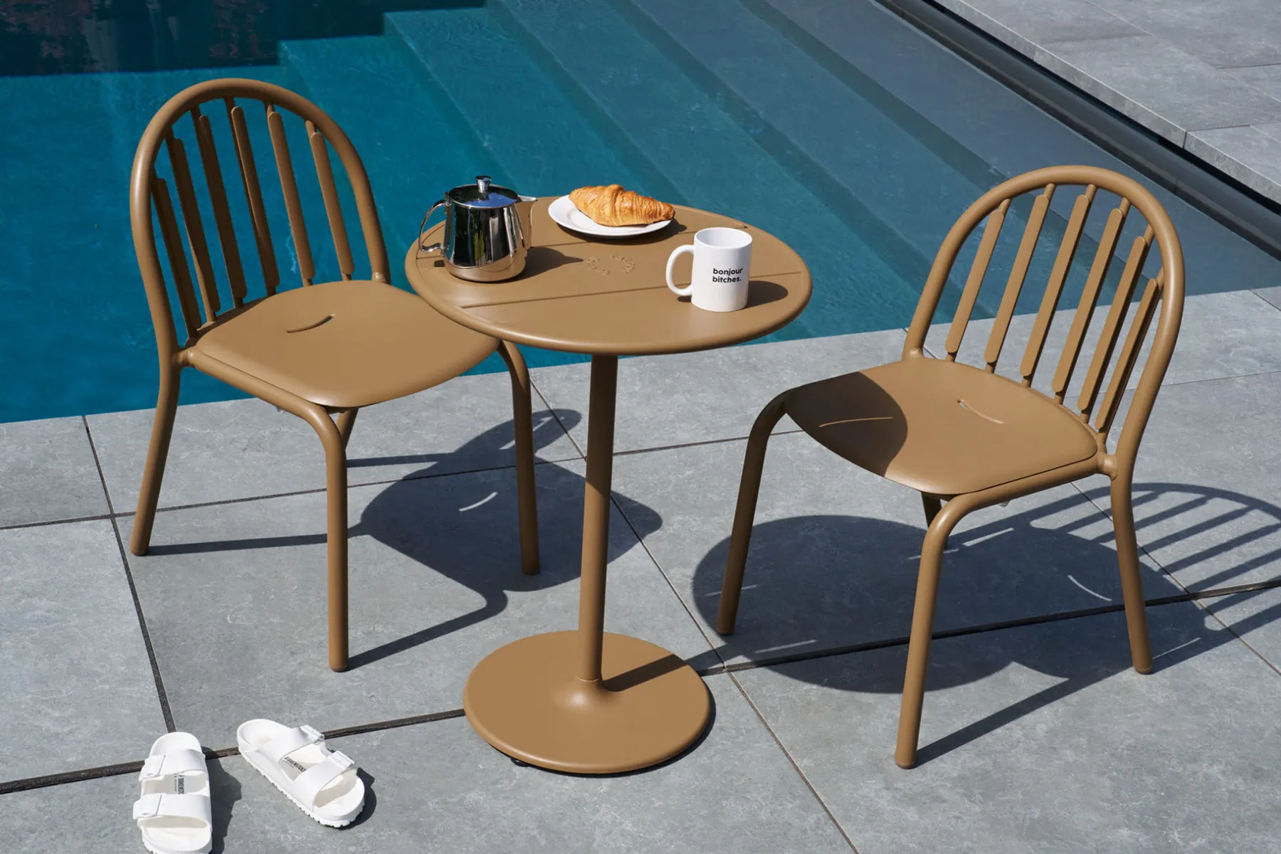 Fatboy Fred's Bistreau Petite table de jardin ronde, marron, 60x60x76 cm