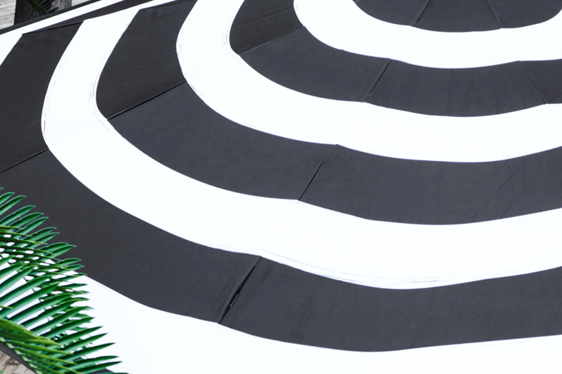Fatboy Stripesol 350 cm Parasol, black, 350x350x280 cm